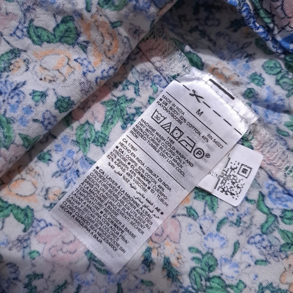 Old Navy | Blue Multi color floral wide neck button up women's shirt - Picture 9 of 9